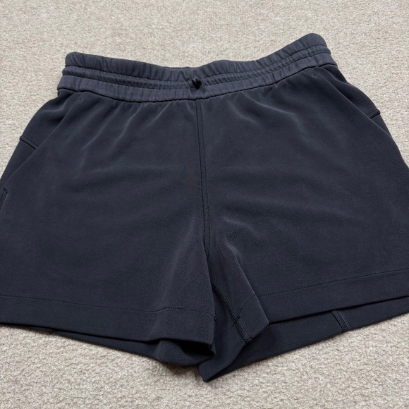 Lululemon Sweat Shorts Women's Size 6 Black Active Performance - Picture 2 of 7